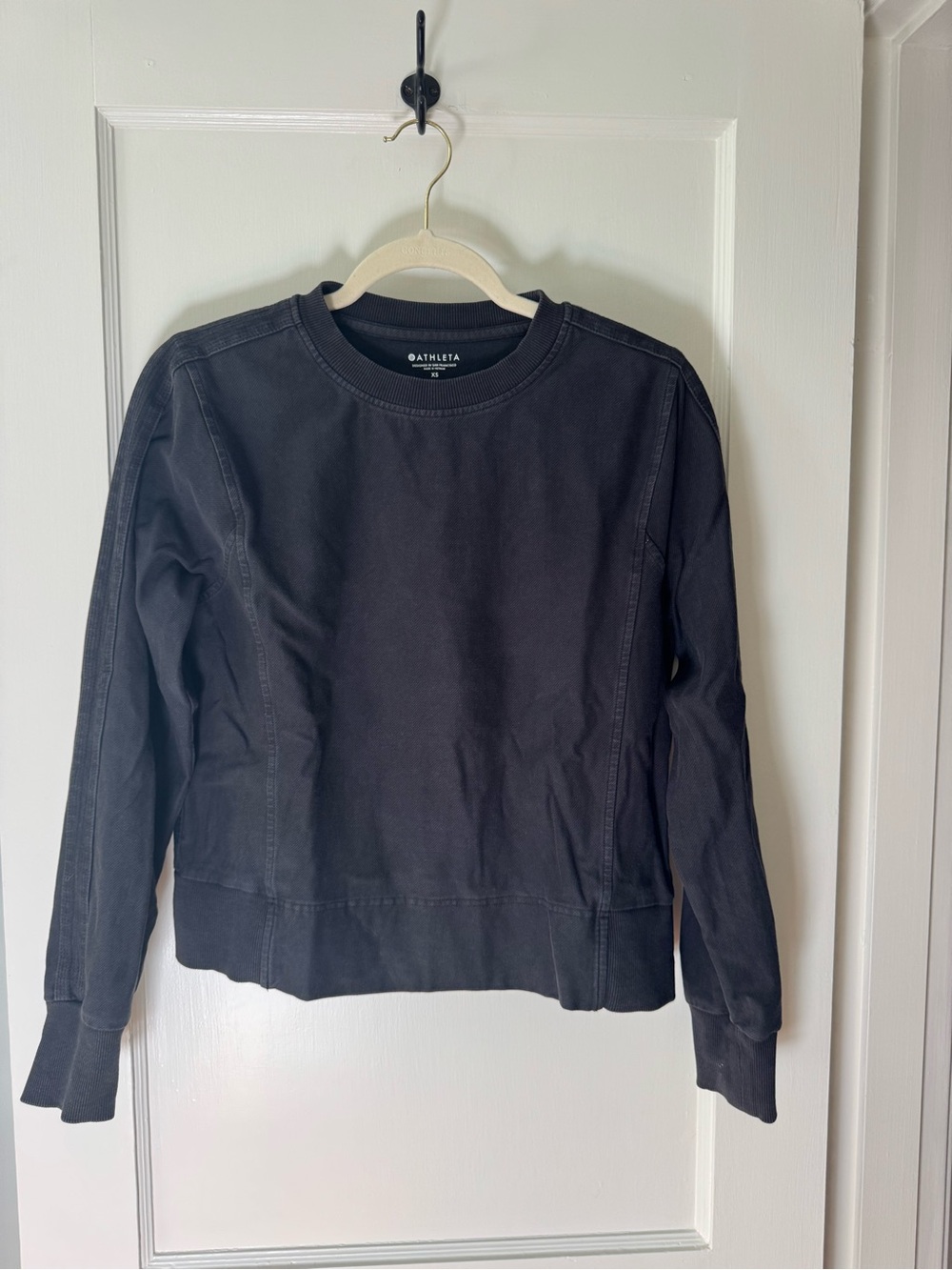 Athleta Farallon Garment Dye Sweatshirt - size XS, black